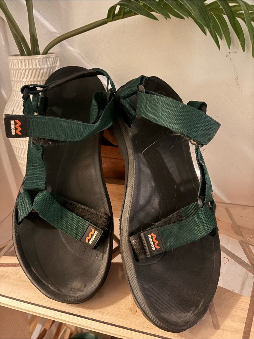 Riscos Men's size 13 Green Adjustable Webbing Strap Sandals